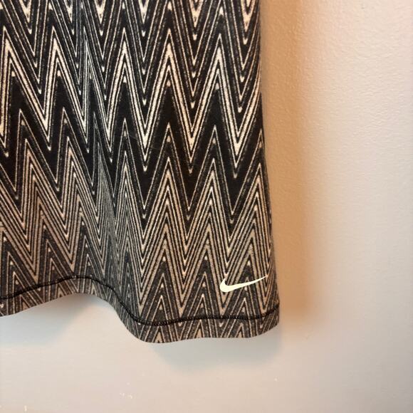 Nike Dri-Fit Racerback Tank Gray/Black Zigzag Pattern Size XS - Picture 4 of 7
